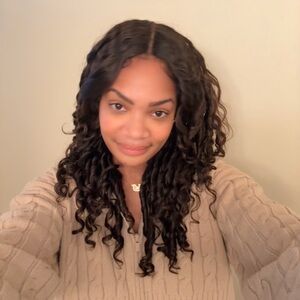 Meet your Posher, Kyla